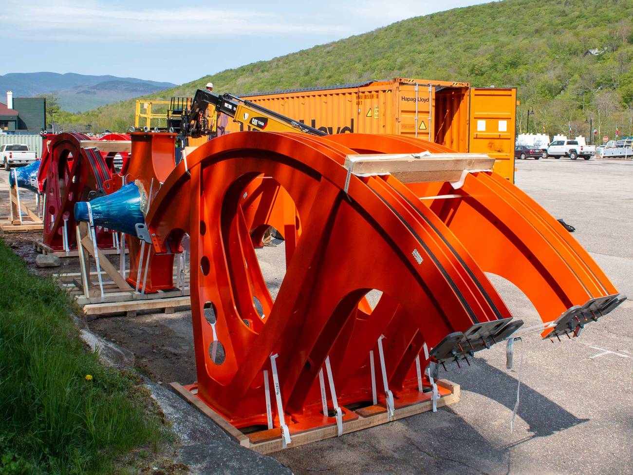 Arrival of both the top and bottom bullwheel for the Kanc 8.