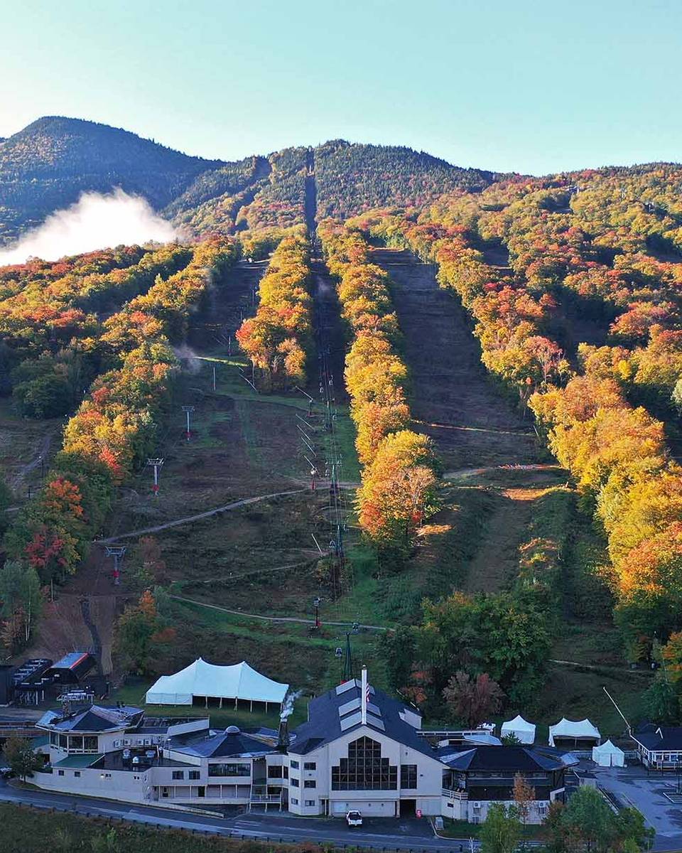 scenic fall foliage photo of Loon Mountain Resort
