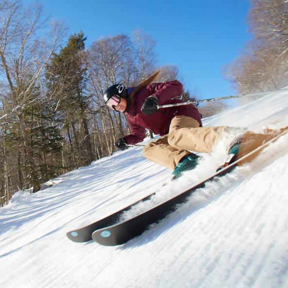 skier on expert trail at Loon Mountain