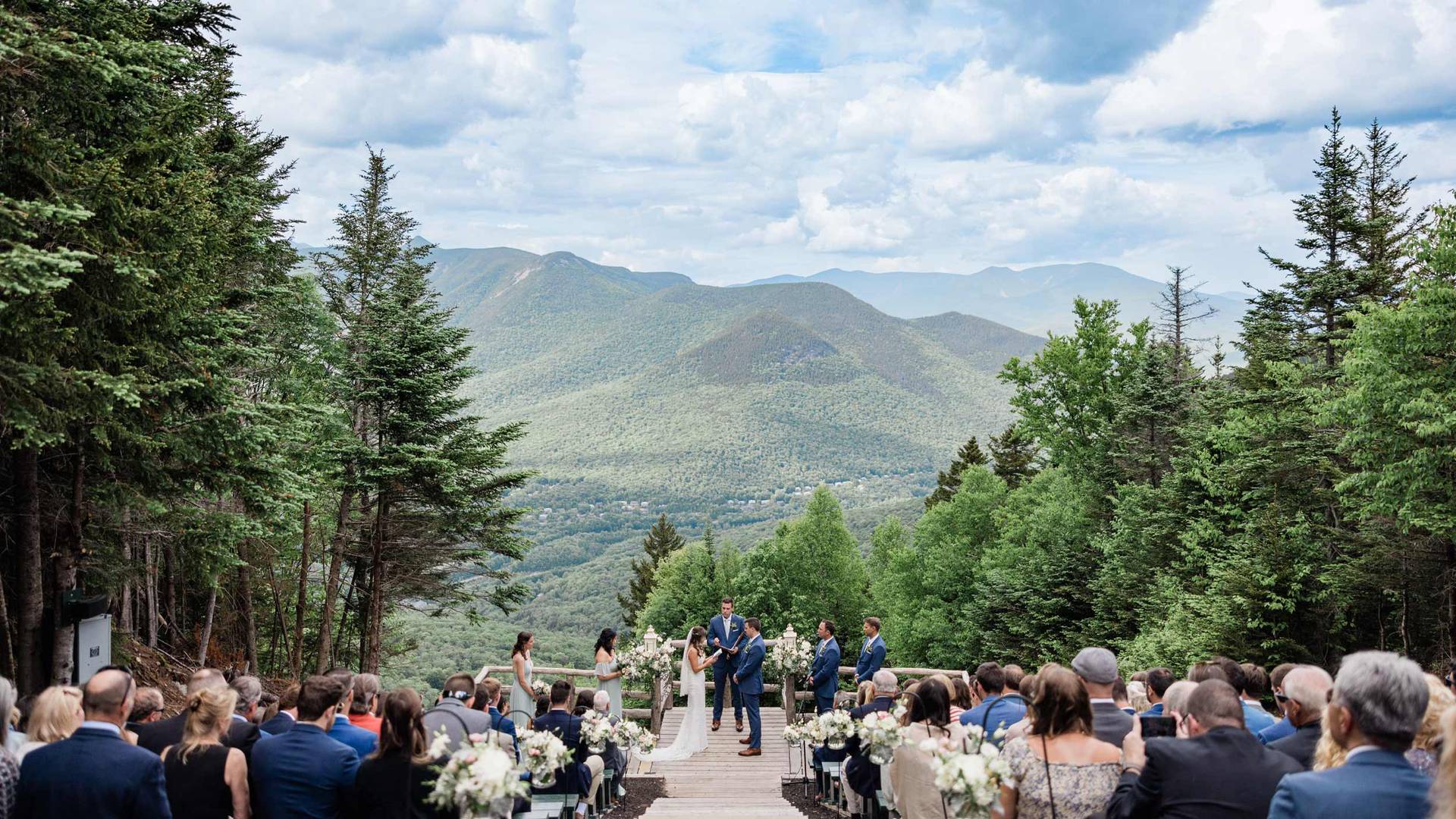 Mountaintop wedding ceremony at Loon Mountain Resort