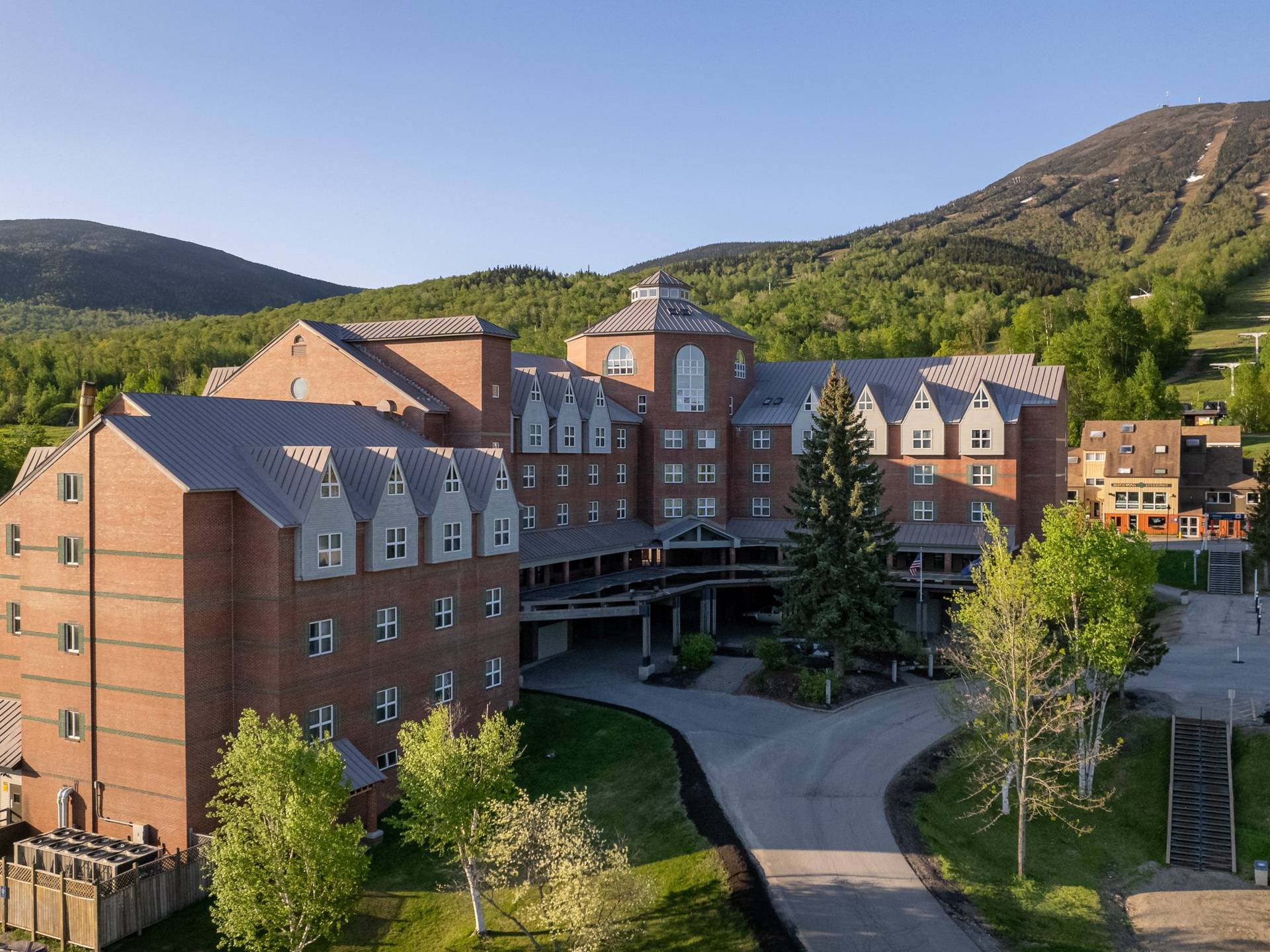 Sugarloaf Hotel Summer