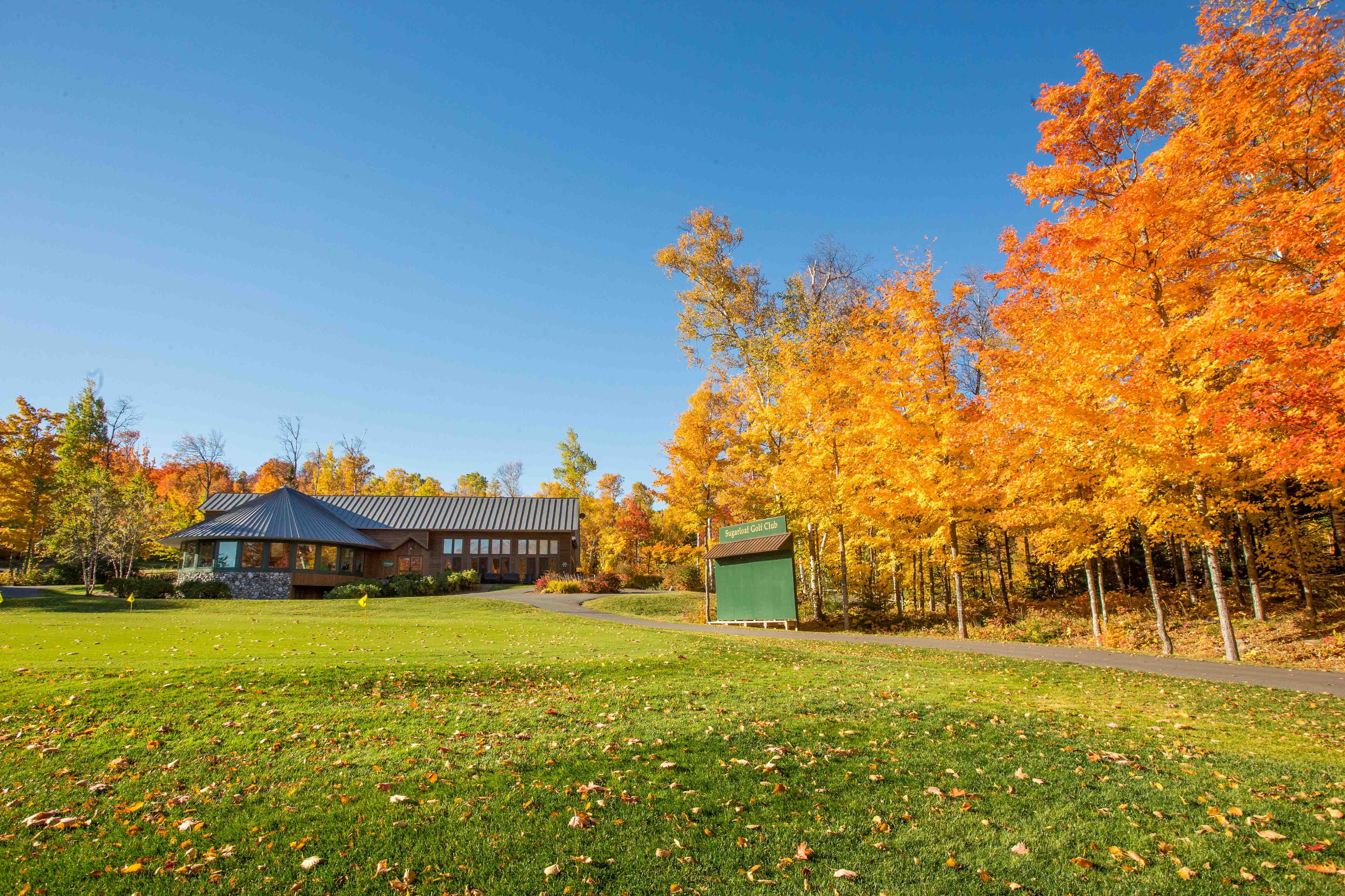 Sugarloaf Golf Club with fall foliage