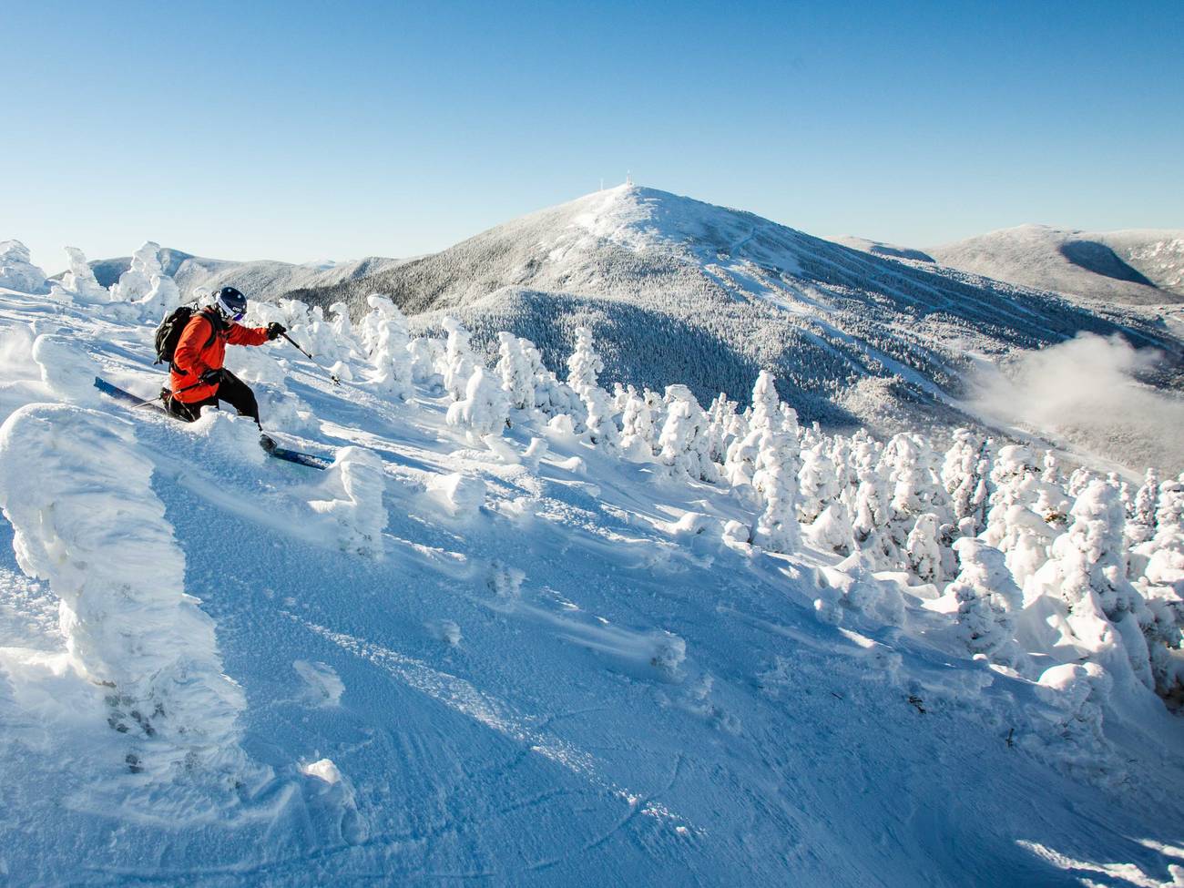 Telemark skier frees the heel on Burnt Mountain