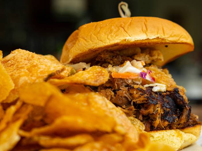 Sandwich with chips