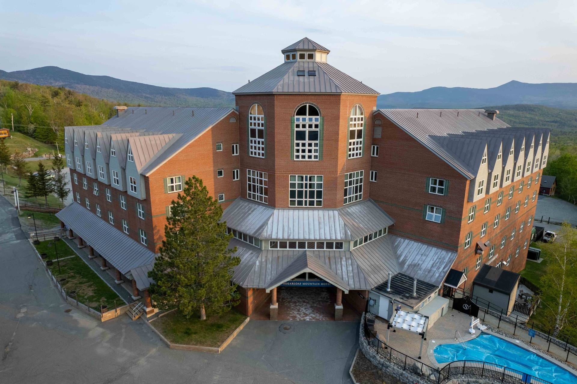 Sugarloaf Mountain Hotel summer