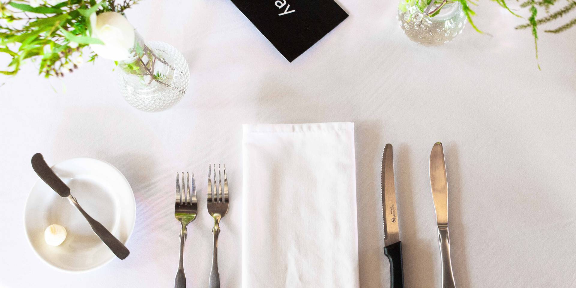 Wedding dinner place seating