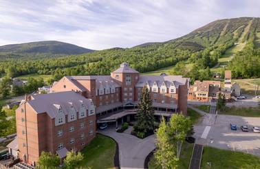 Sugarloaf Mountain Hotel during spring