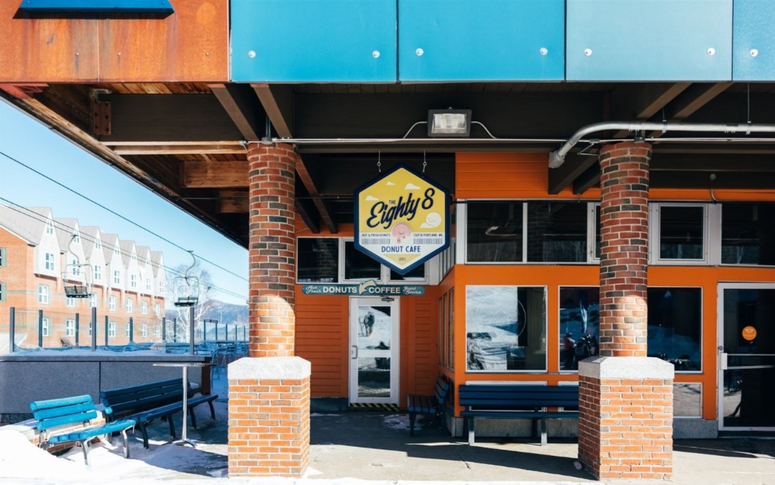 88 Donut Cafe exterior on a sunny bluebird day 