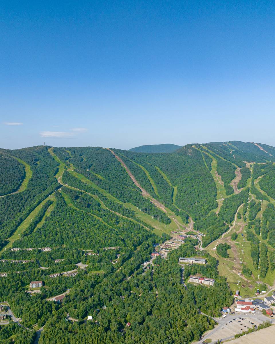 The 8 peaks of Sunday River in the summer time.