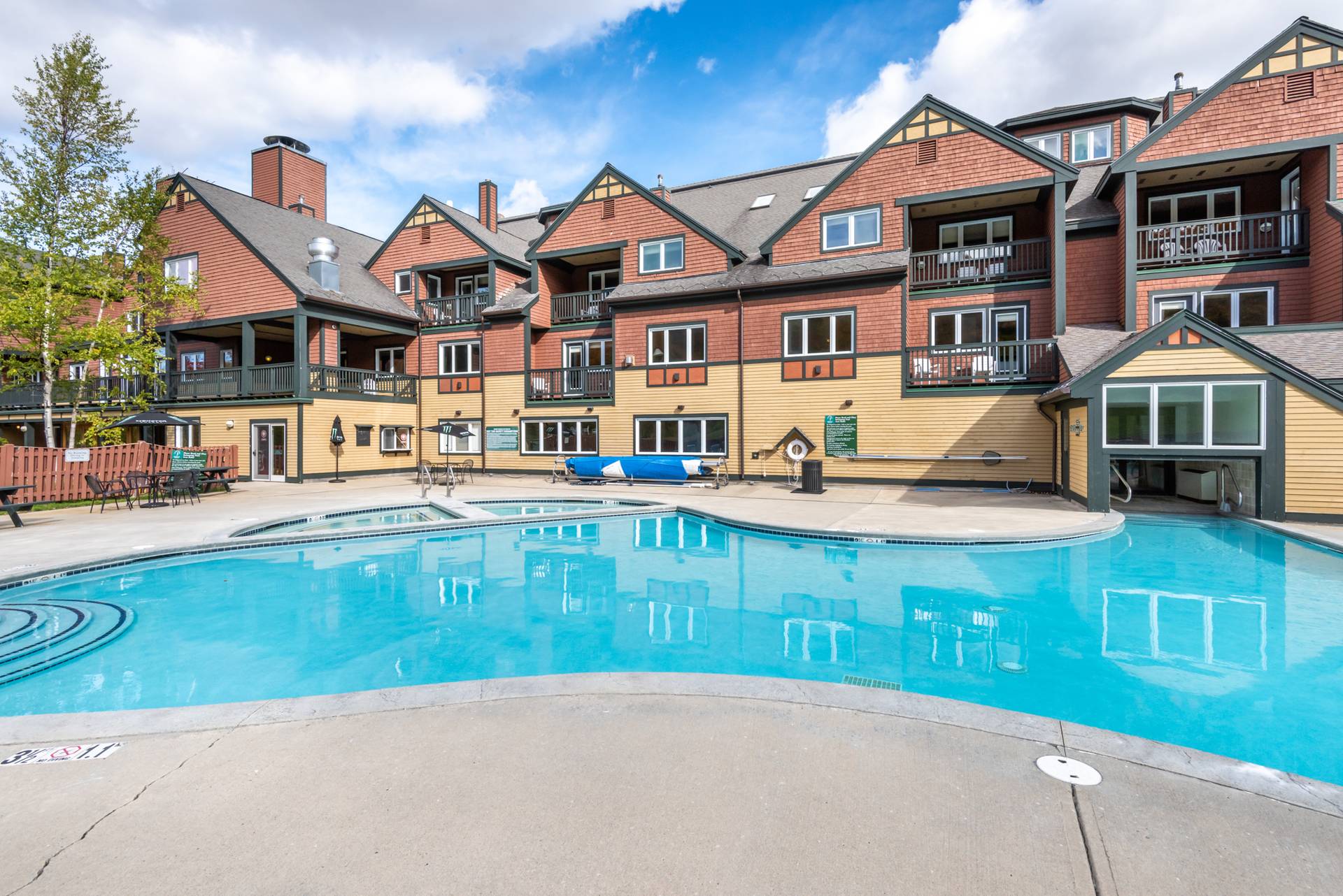 The pool at the Jordan Hotel at Sunday River.
