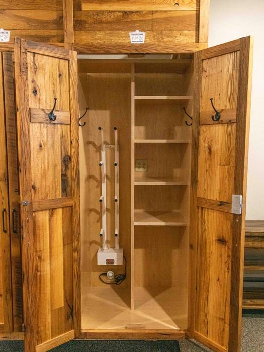 8 Peaks lockers opened to see what's inside at Sunday River.