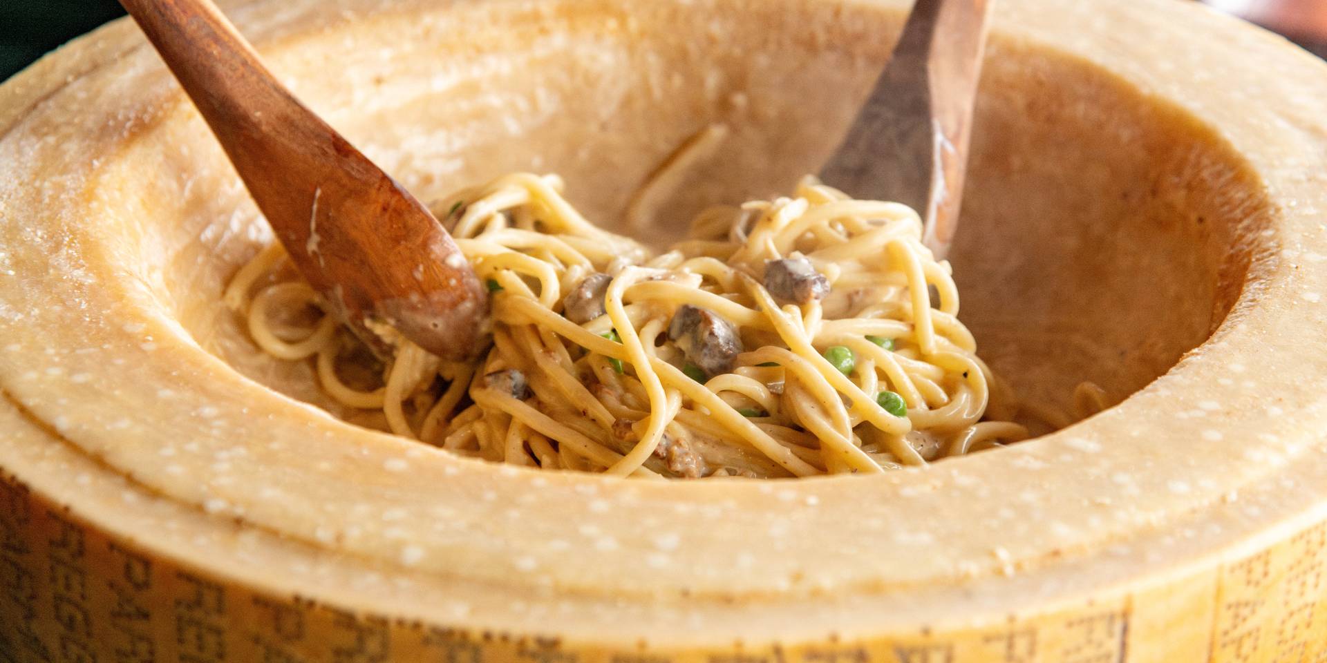 Tableside carbonara at Sunday River's Sliders.