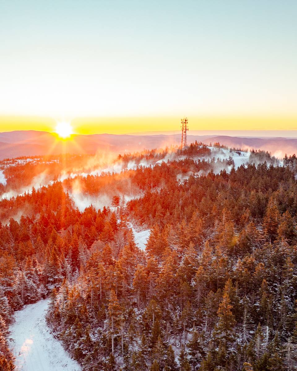 Snowmaking on Locke Mountain at Sunday River.