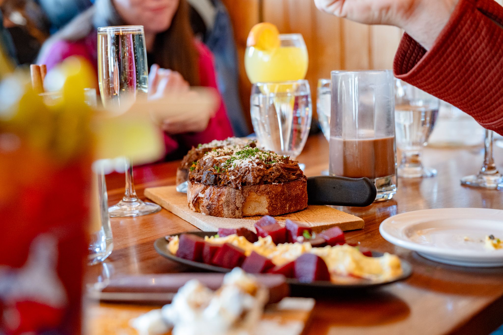 A group of friends enjoying The Mountain Room at Sunday River. 