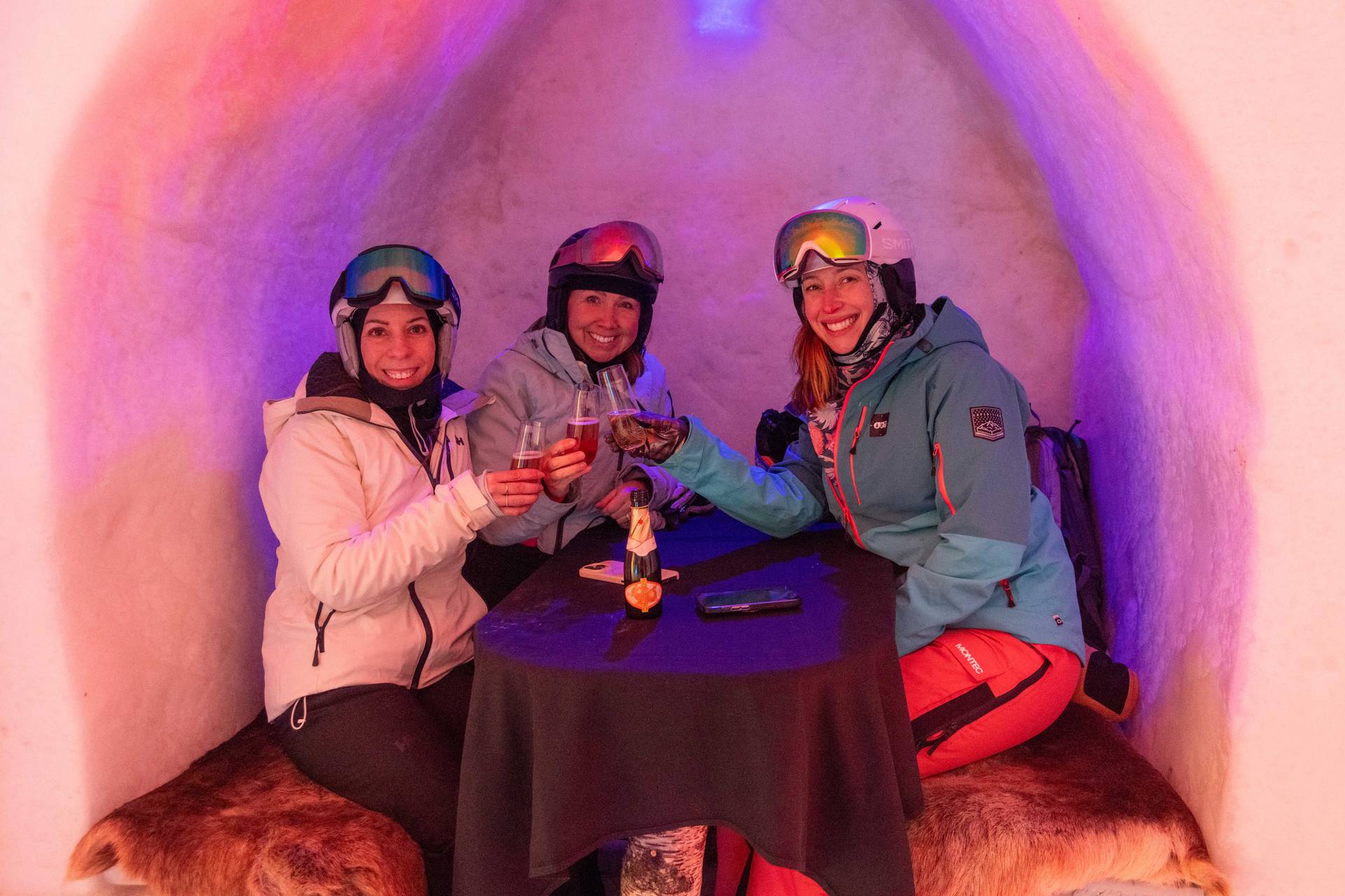 People enjoying a drink at the Iglu at Sunday River.