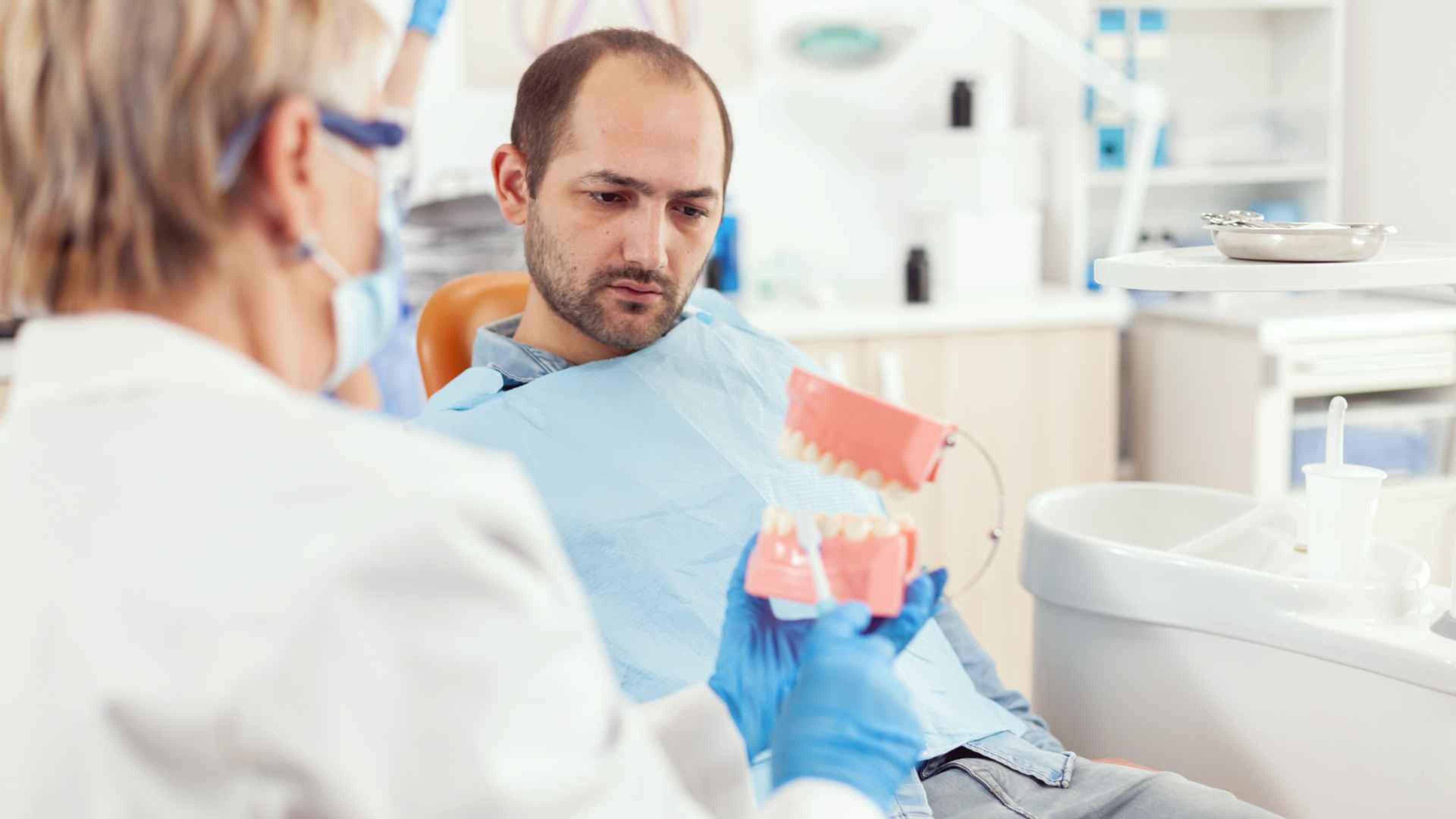 Incrustaciones dentales: Qué son, tipos, materiales y ventajas