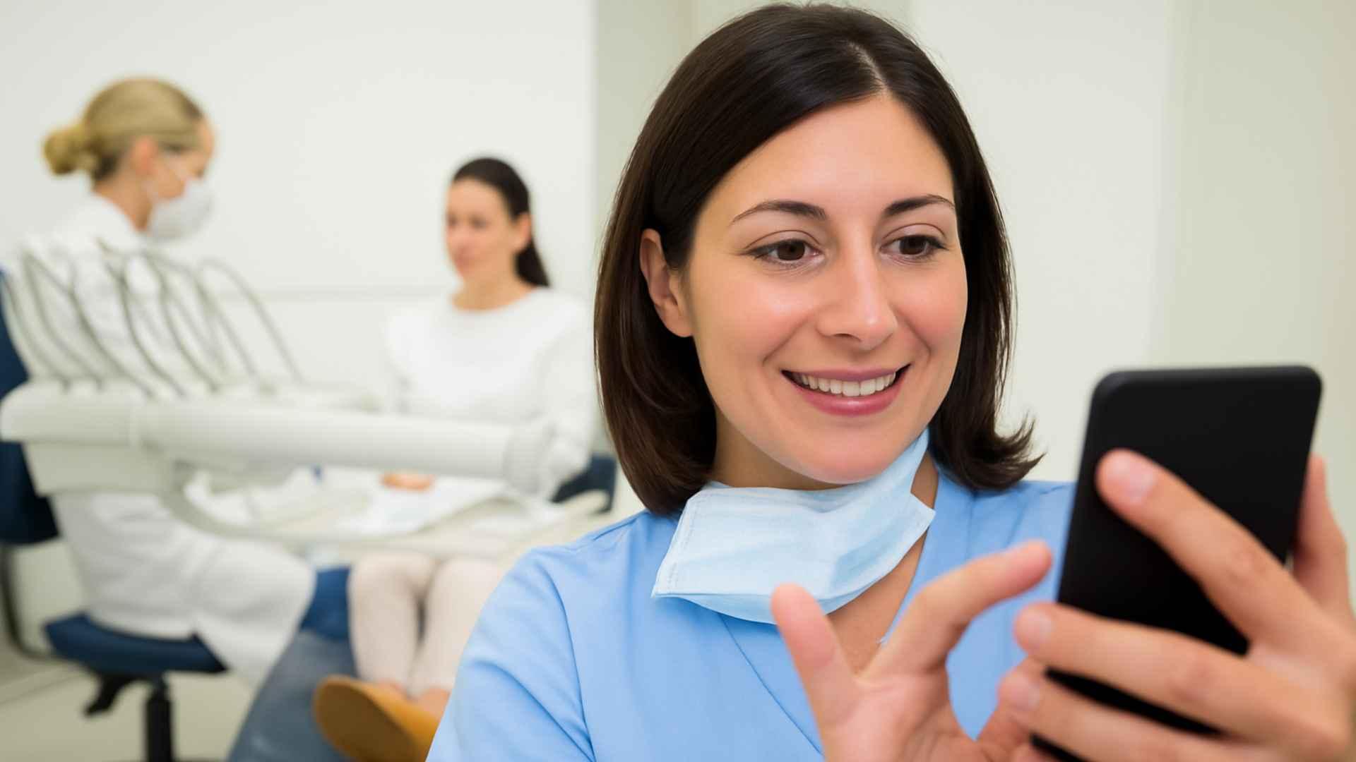 Frases de dentista para Instagram: conecta con tus pacientes