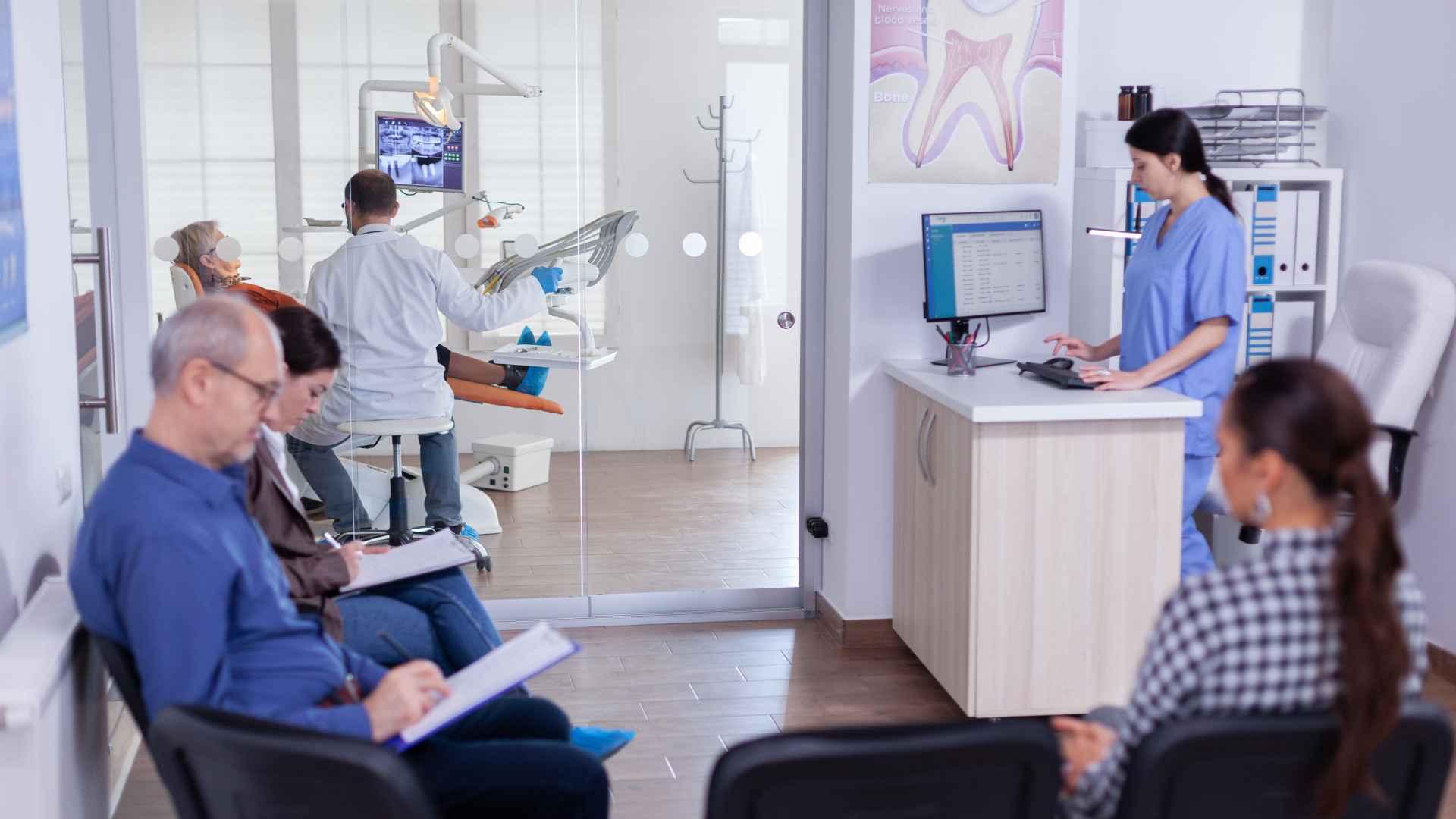 Organigrama de un consultorio dental: Cómo organizar tu clínica