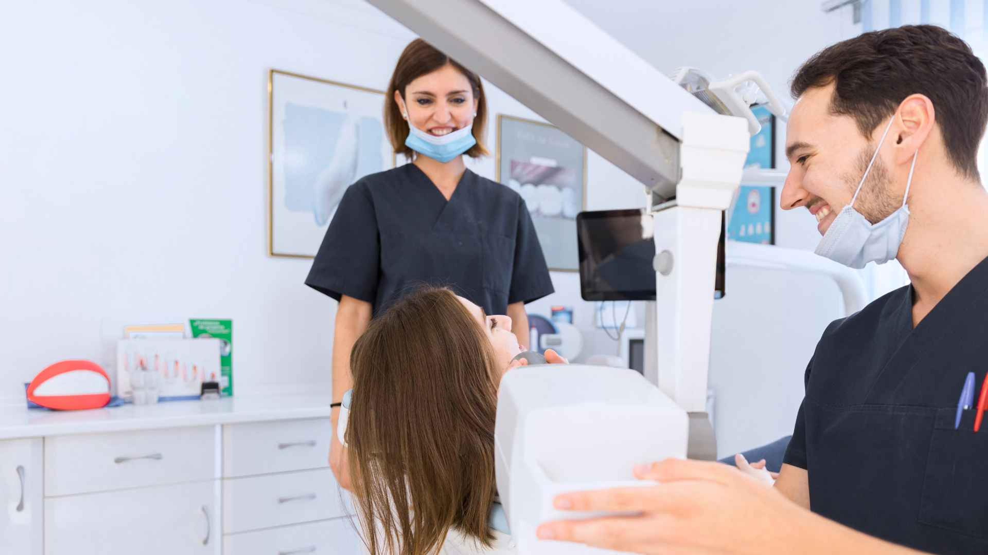 Cómo decorar las paredes de tu consultorio dental: Ideas para lograr un ambiente acogedor