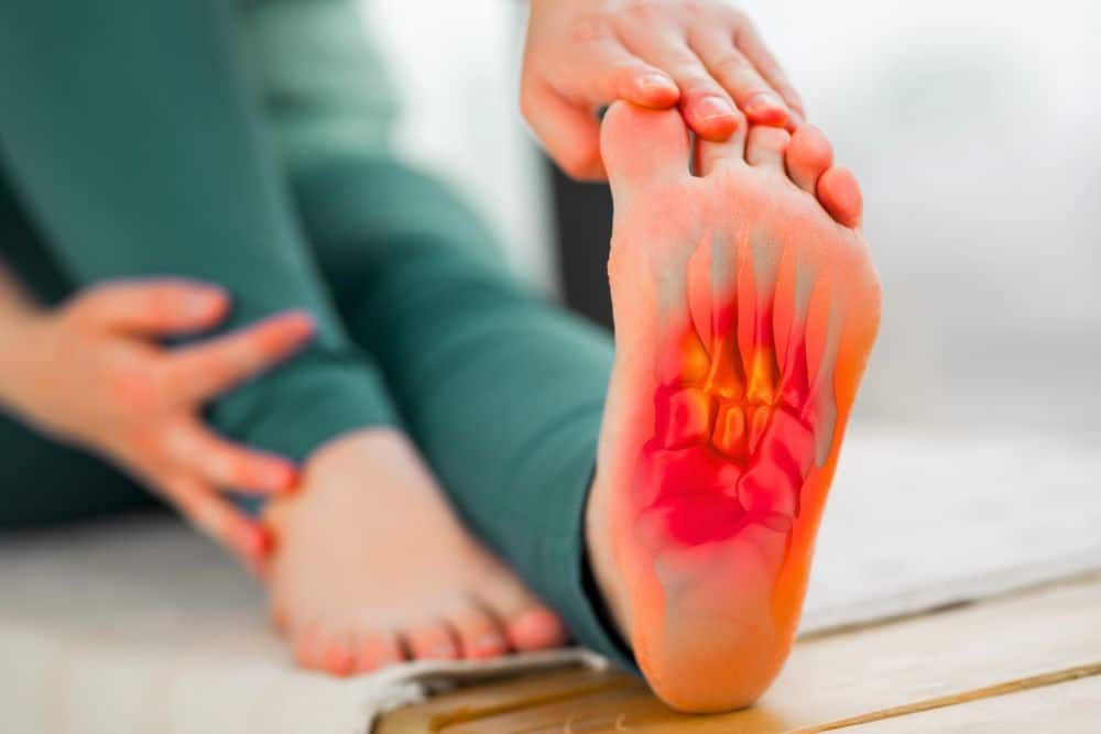 ¿Es recomendable caminar con fascitis plantar? Beneficios y precauciones | Clínica Recupérate en Salamanca