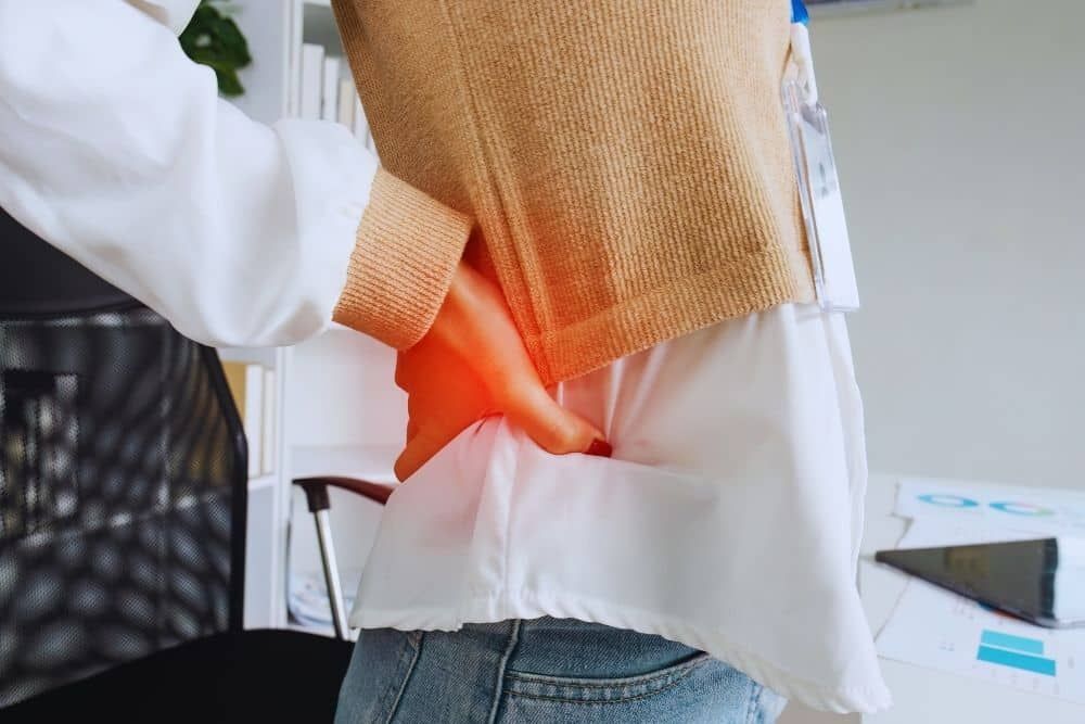 Dolor de espalda por estrés: cómo aliviarlo con fisioterapia | Clínica Recupérate en Salamanca