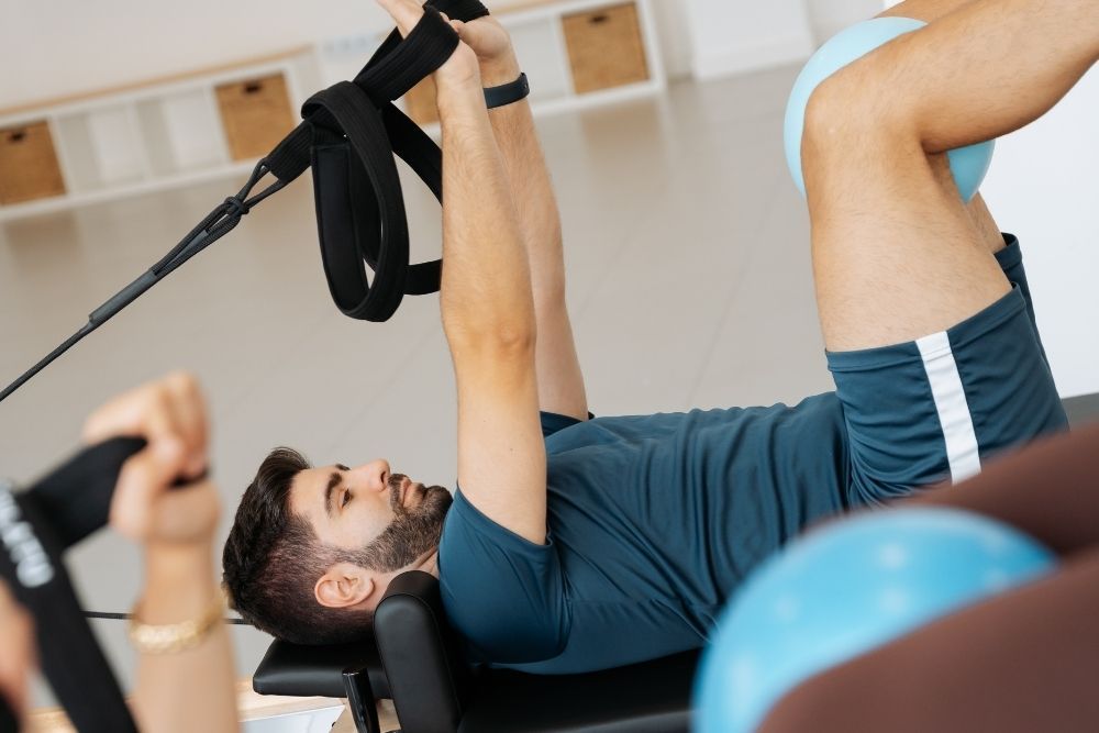Tu primera clase de pilates con máquinas: qué esperar | Clínica Recupérate