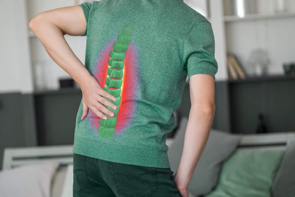 ¿Es recomendable andar para la estenosis lumbar? Beneficios y precauciones | Clínica Recupérate en Salamanca