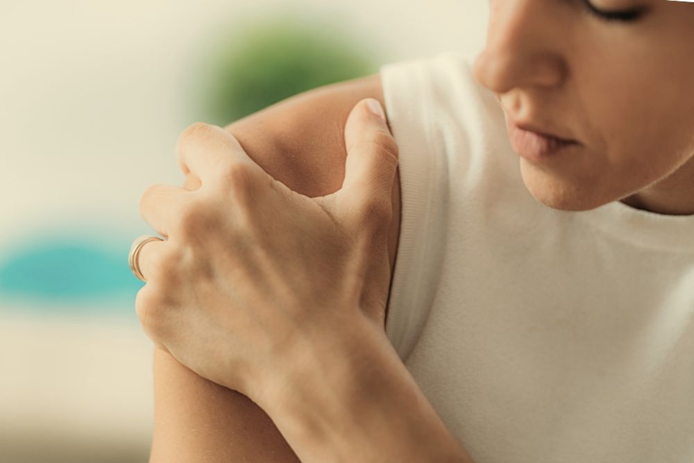 Diskinesia escapular: Causas, síntomas y tratamiento | Clínica Recupérate en Salamanca