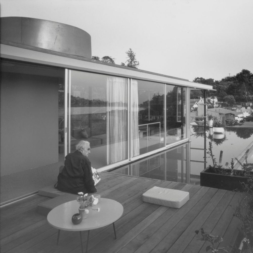 NEUTRA VDL Studio & Residences