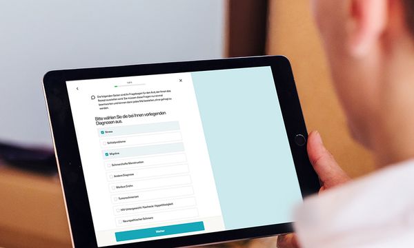 4. Beantworte die medizinischen Fragen in unserem kurzen Fragebogen
