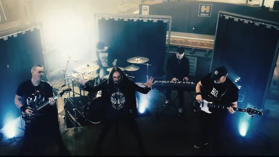 Image pour l'article Heart Line : nouvel album + clip vidéo officiel du titre God has a plan