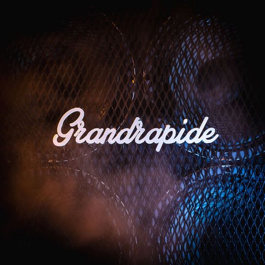 Affiche de Grandrapide (Heavy Rock/Stoner) / Velvet Gaze (Metal Alternatif/Shoegaze) en concert à Bain de Bretagne (35)