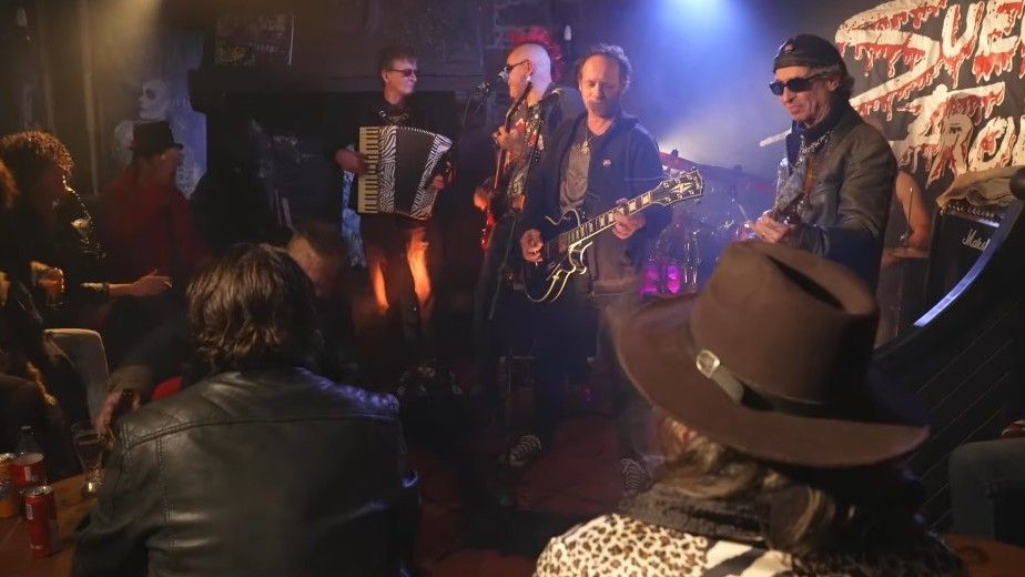 Image pour l'article Sueur Froide : vidéo du titre "Chez Maryvonne", hommage à la tenancière du bar Les Templiers (Dinan)