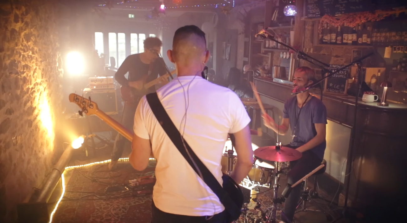 Image pour l'article Machoir : vidéos de la session live des titres Birds of a feather et Another story