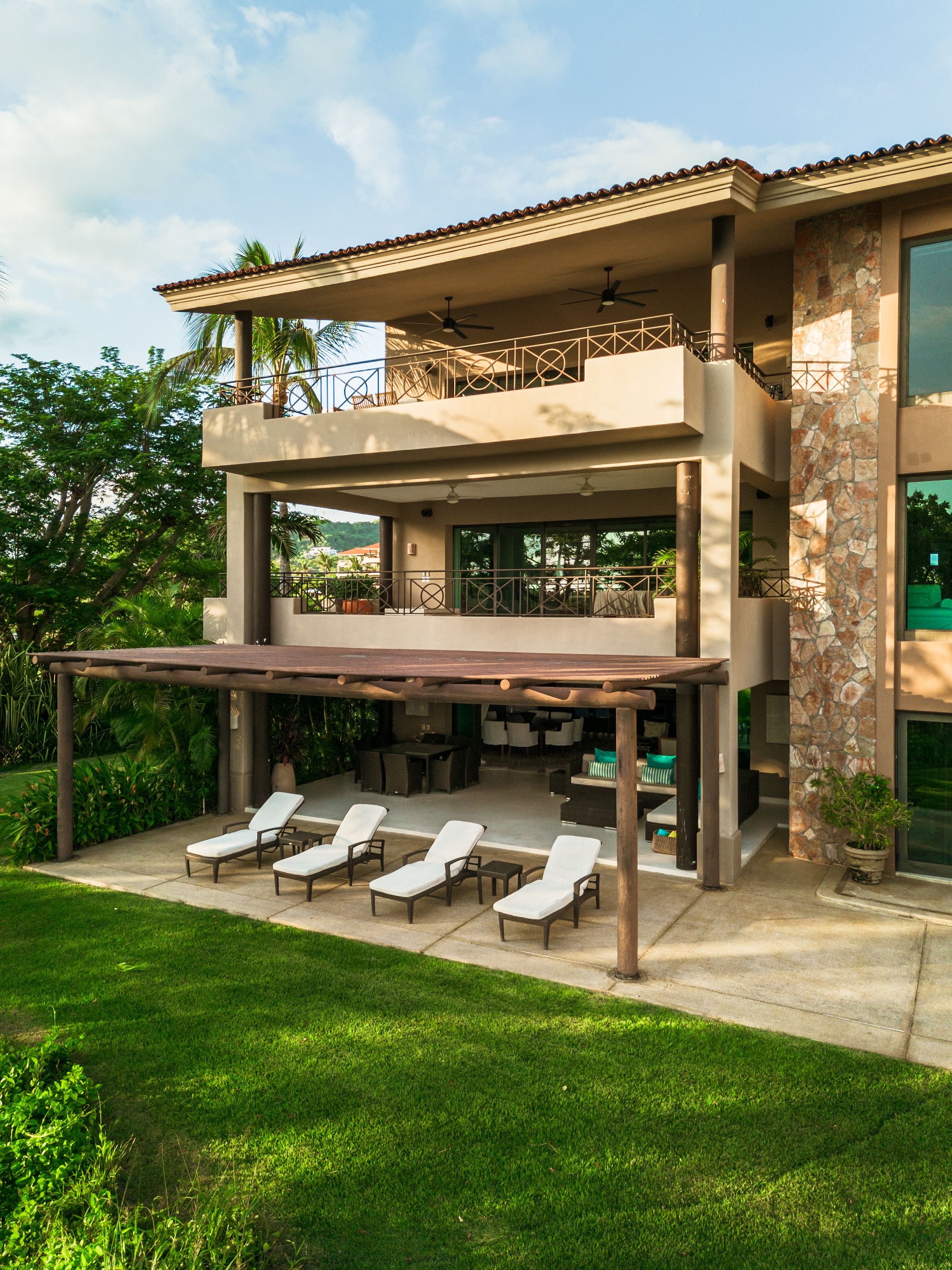 801 Hacienda