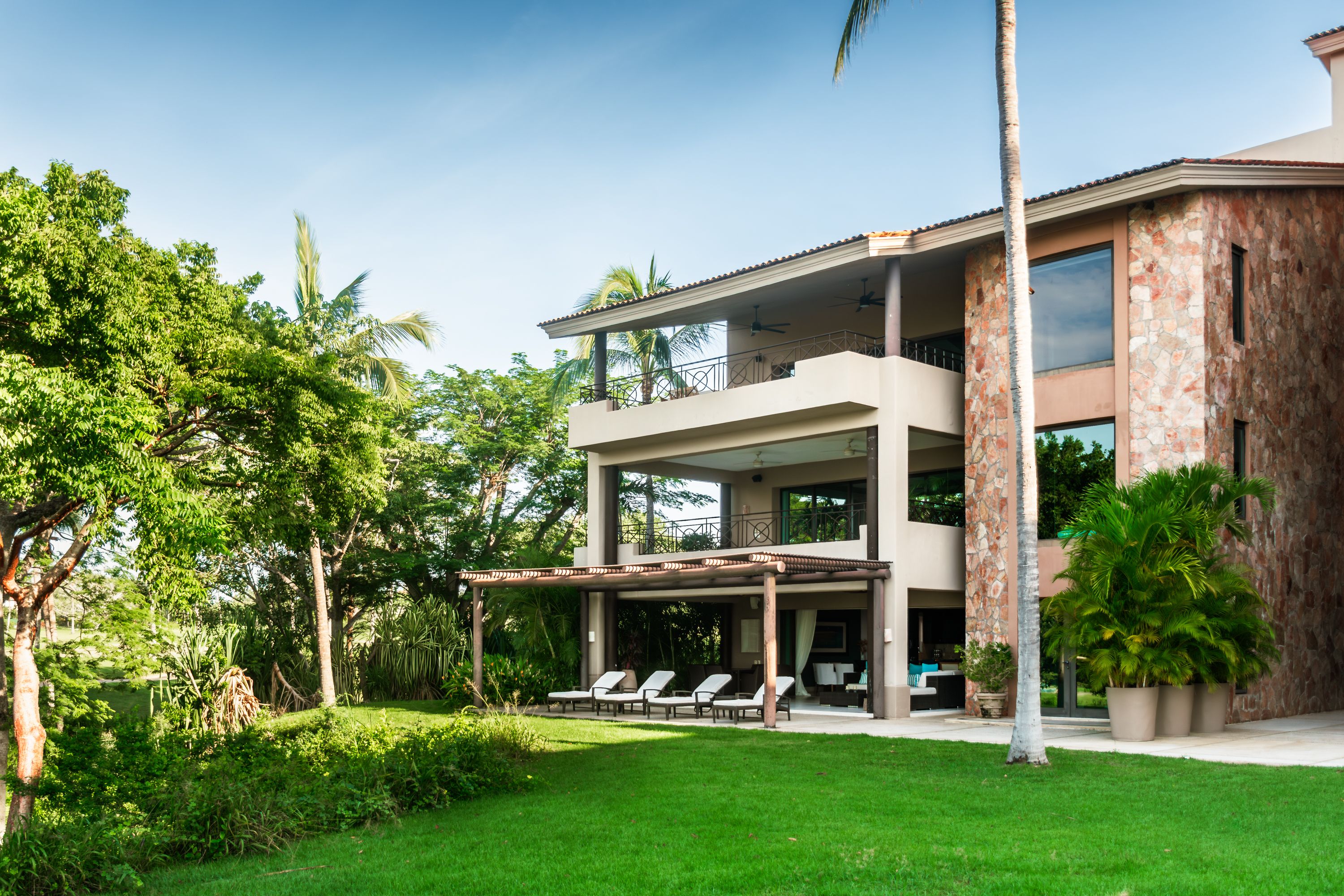 801 Hacienda