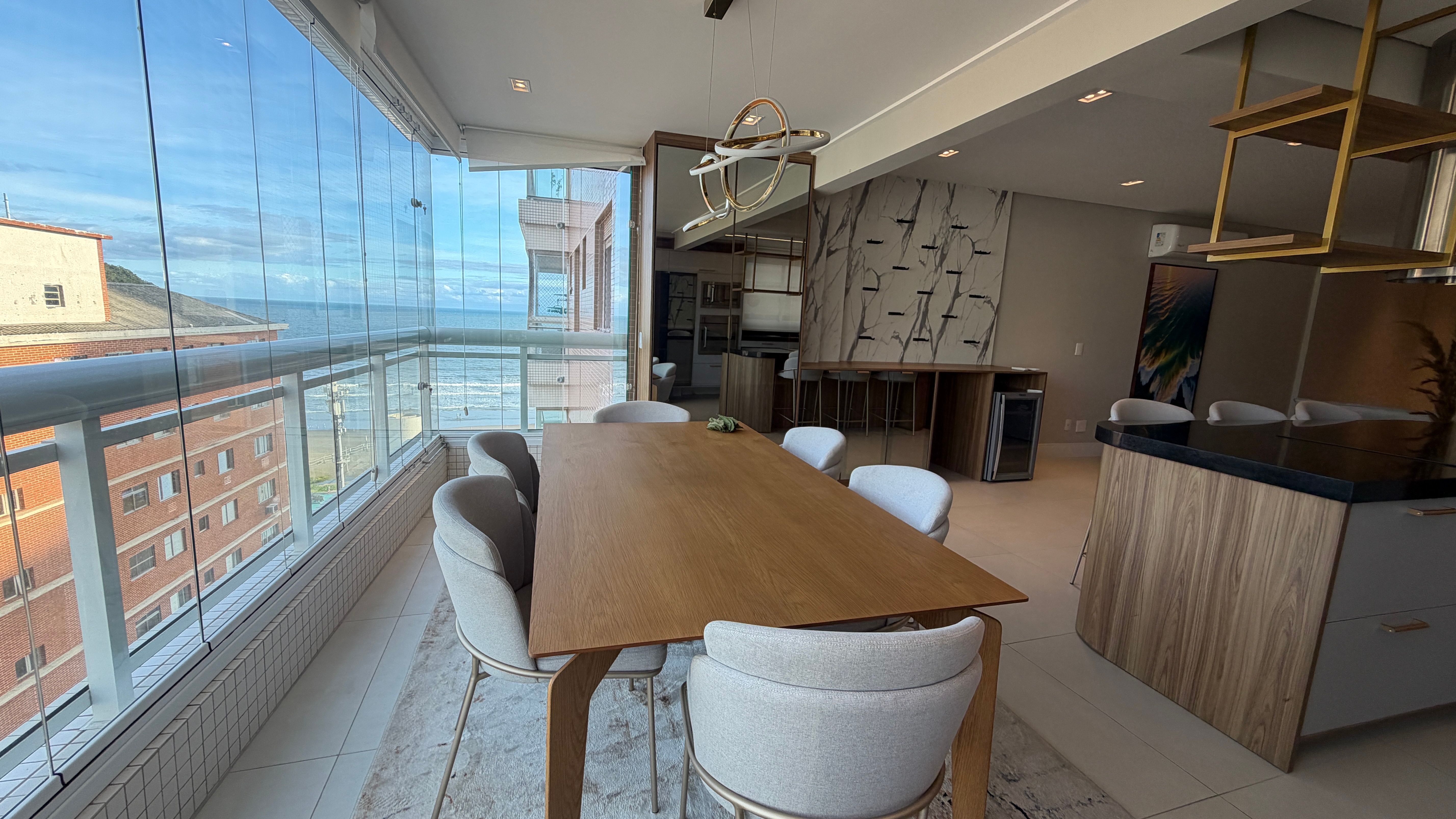 Foto do imóvel Apartamento Alto padrão - Frente Mar em Canto do Forte, Praia Grande