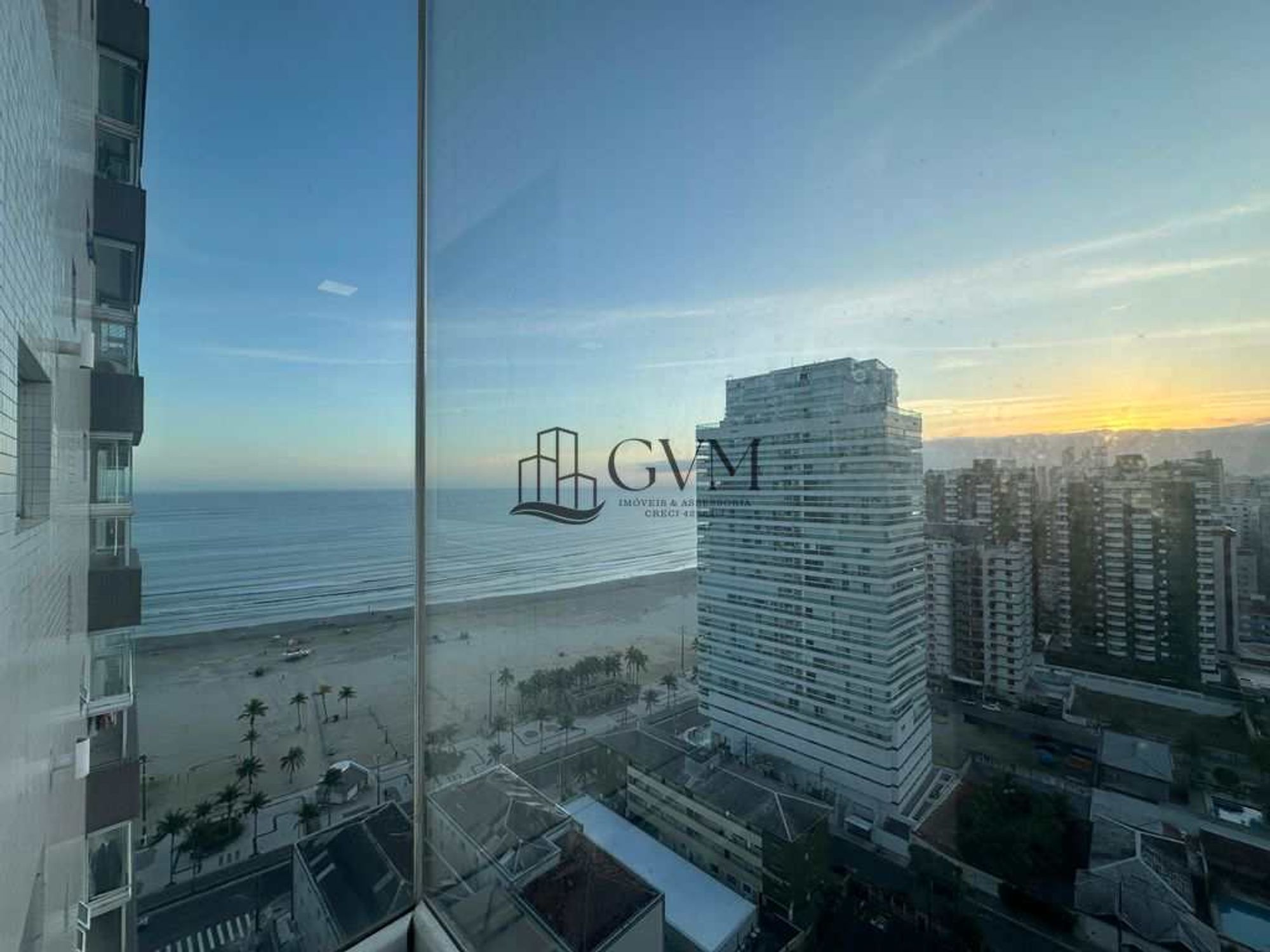 Interior do imóvel Apartamento frente mar de 3 quartos á venda no Canto do Forte em Praia Grande