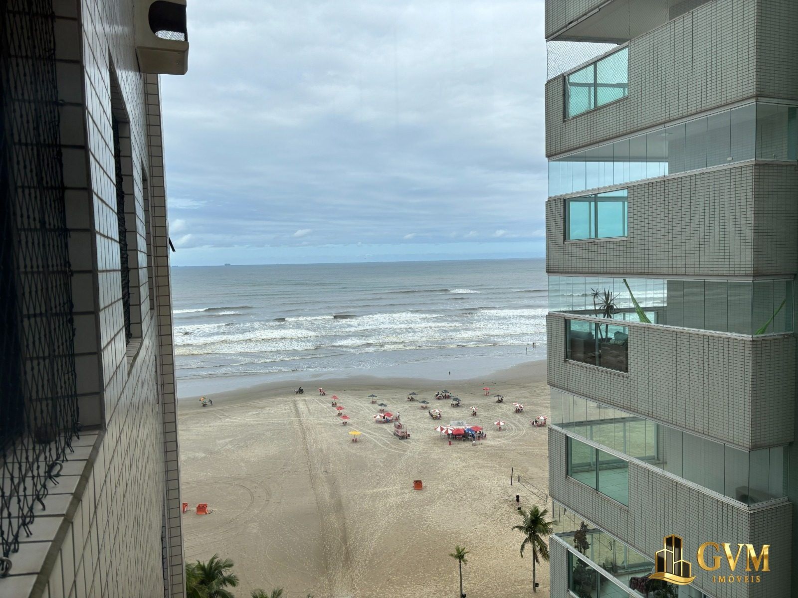 Foto 2 do imóvel Apartamento de 2 quartos sendo uma suíte, na Aviação, Praia Grande, SP.