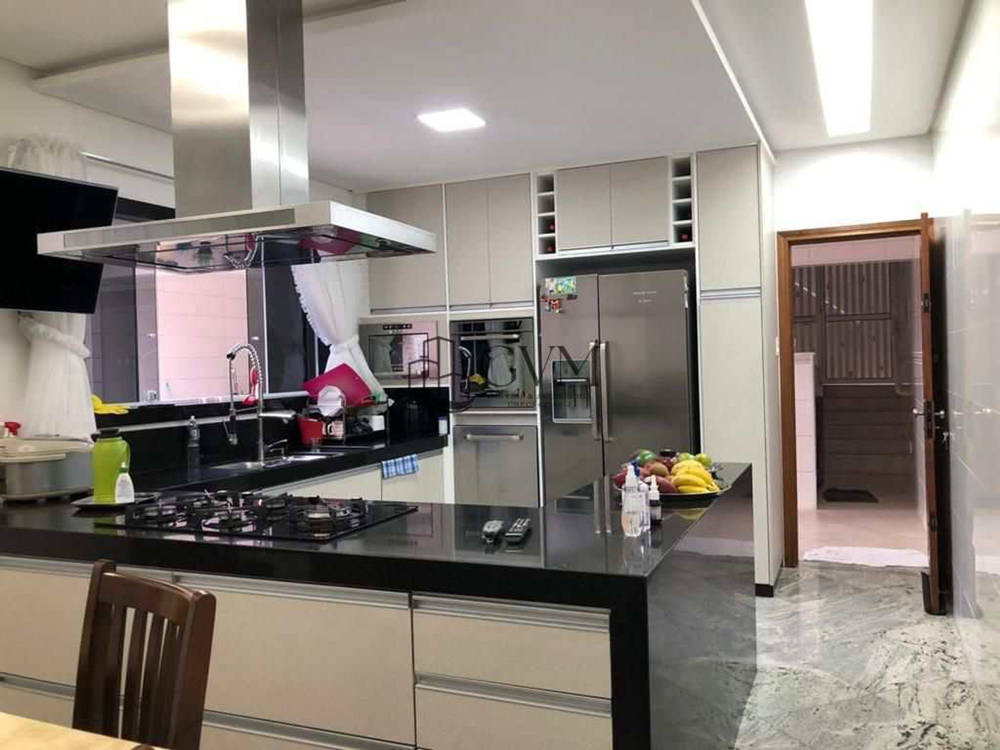 Foto 44 do imóvel Sobrado com 4 suítes, 7 vagas de garagem , no Boqueirão, Praia Grande, SP.