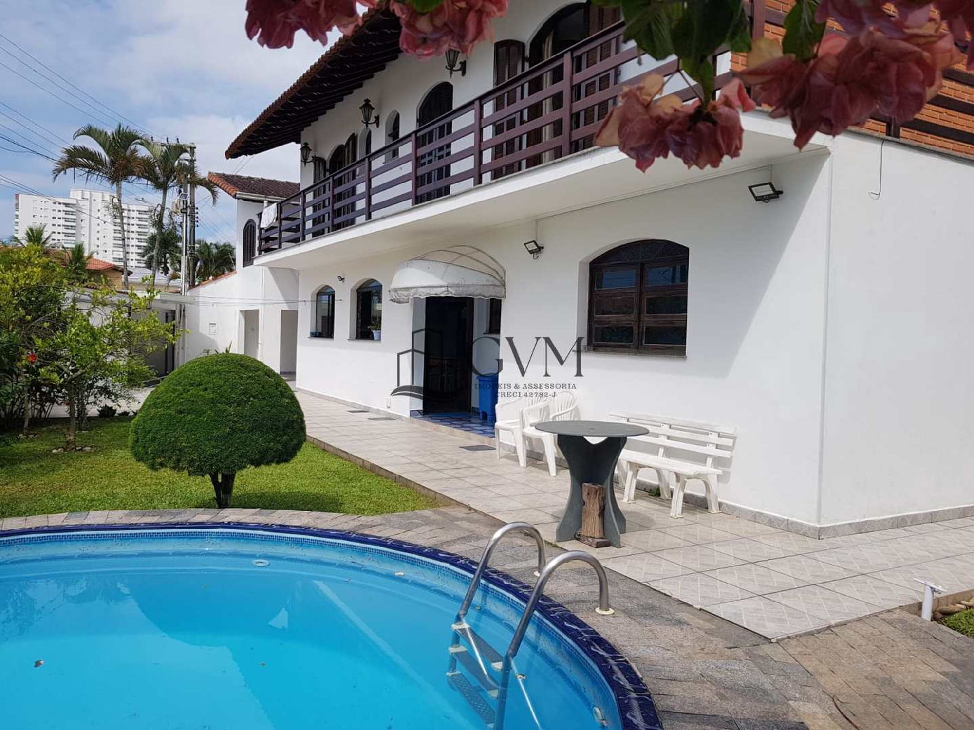 Foto do imóvel Sobrado Alto Padrão no Flórida com Piscina e 3 Suítes em Flórida, Praia Grande