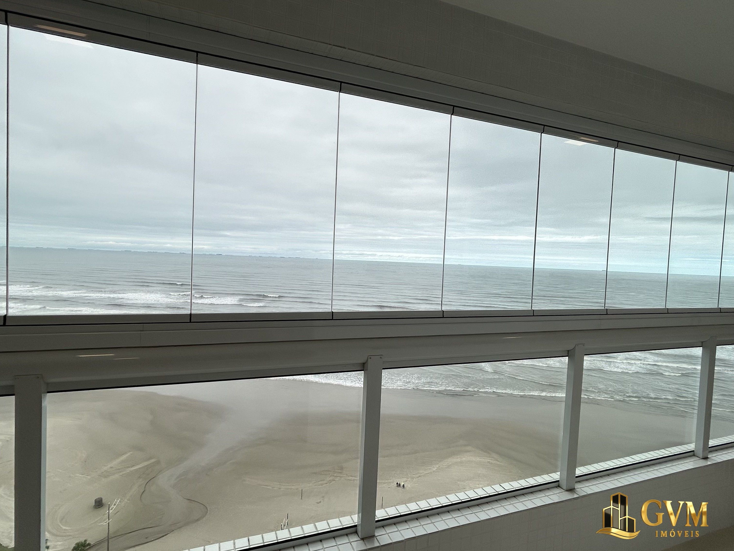 Interior do imóvel Apartamento 2 dormitórios com vista mar - Maracanã