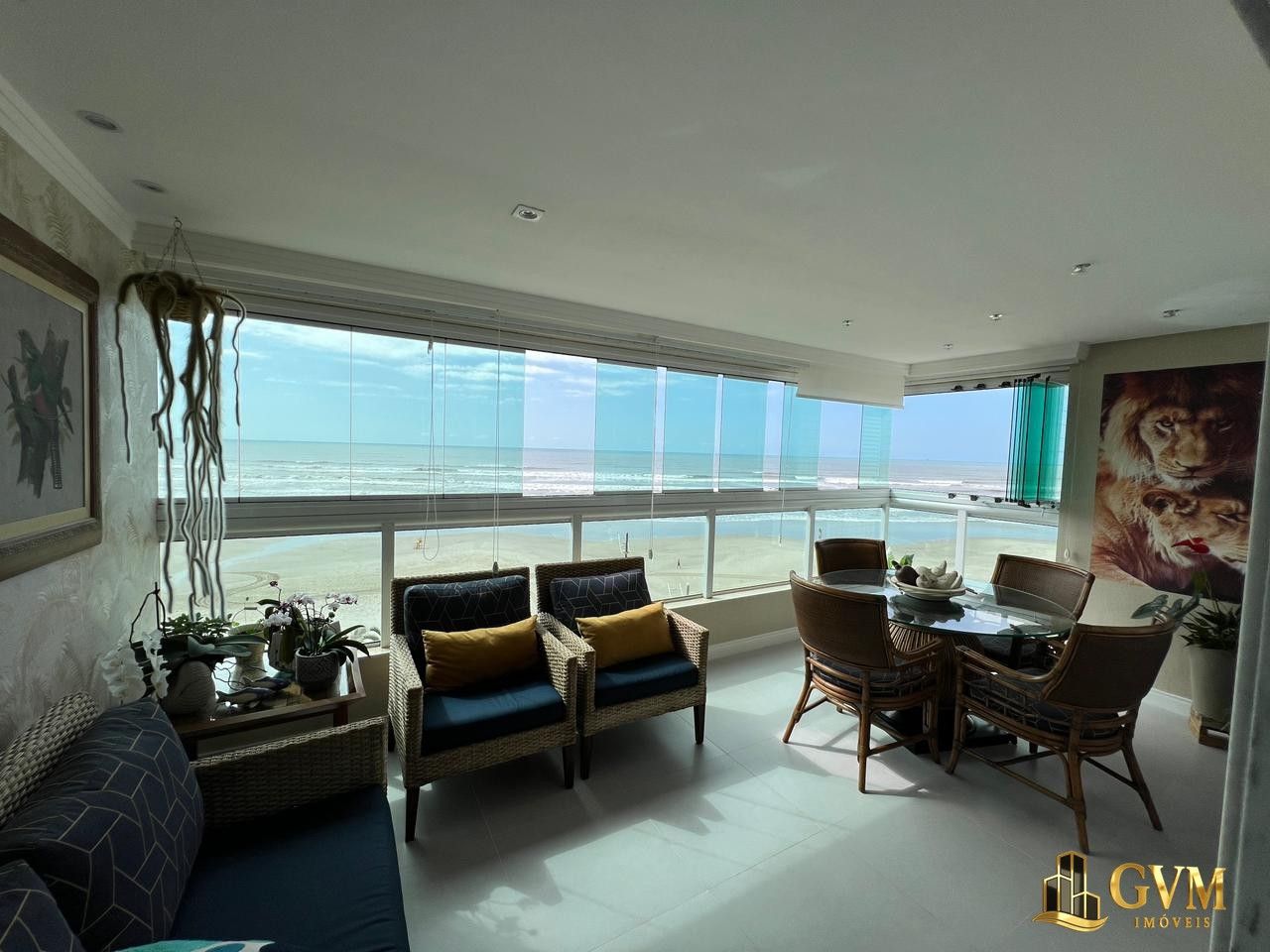 Interior do imóvel Apartamento, 3 dormitórios frente mar