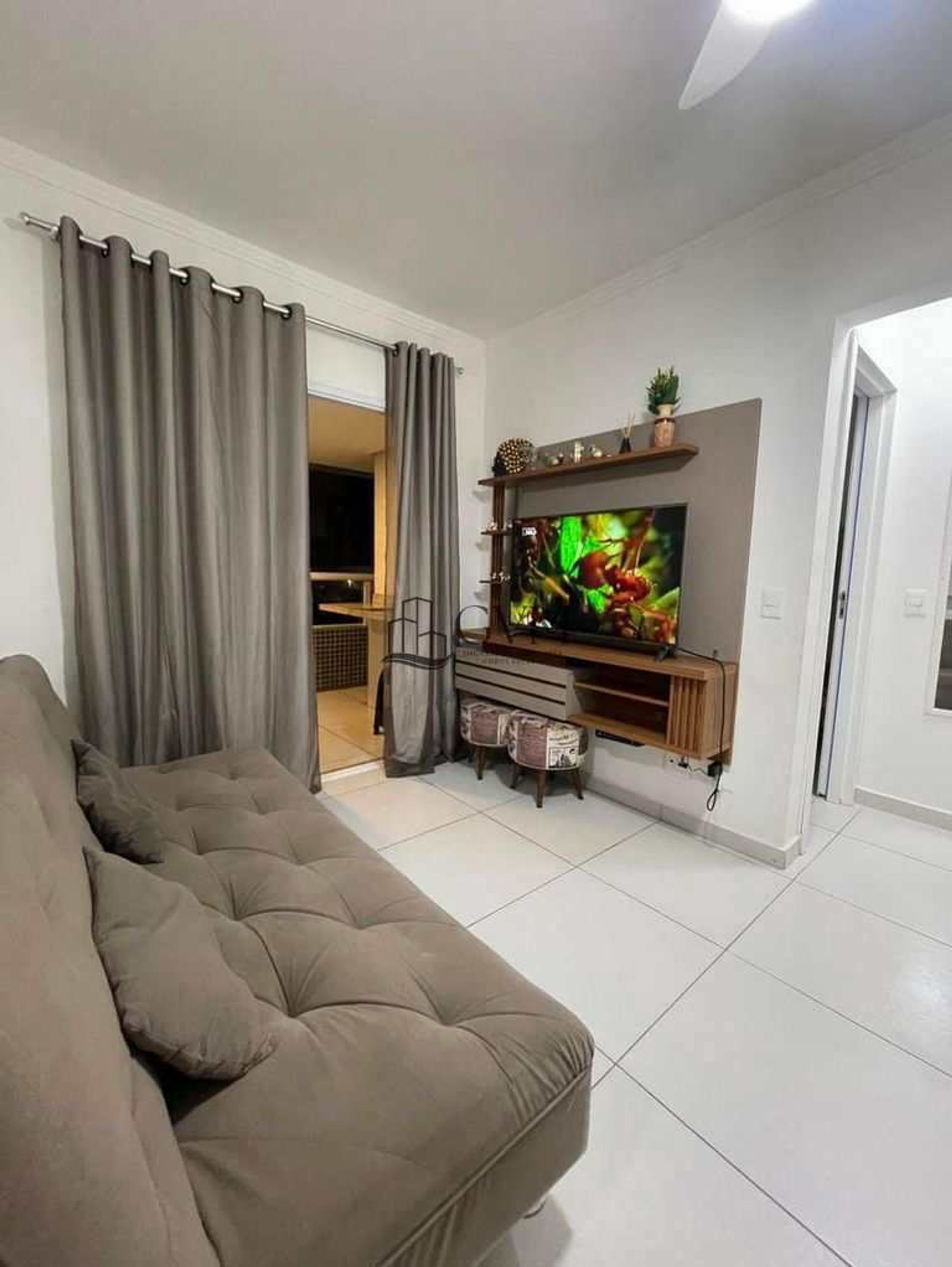 Interior do imóvel lindo apartamento de 1 dormitório com área de lazer completa!