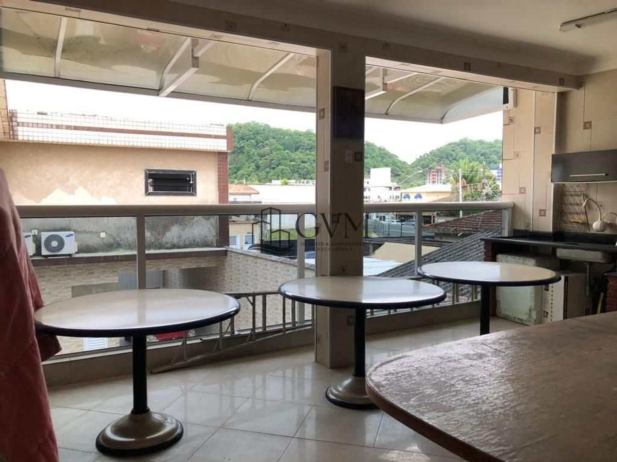 Foto 40 do imóvel Sobrado com 4 suítes, 7 vagas de garagem , no Boqueirão, Praia Grande, SP.