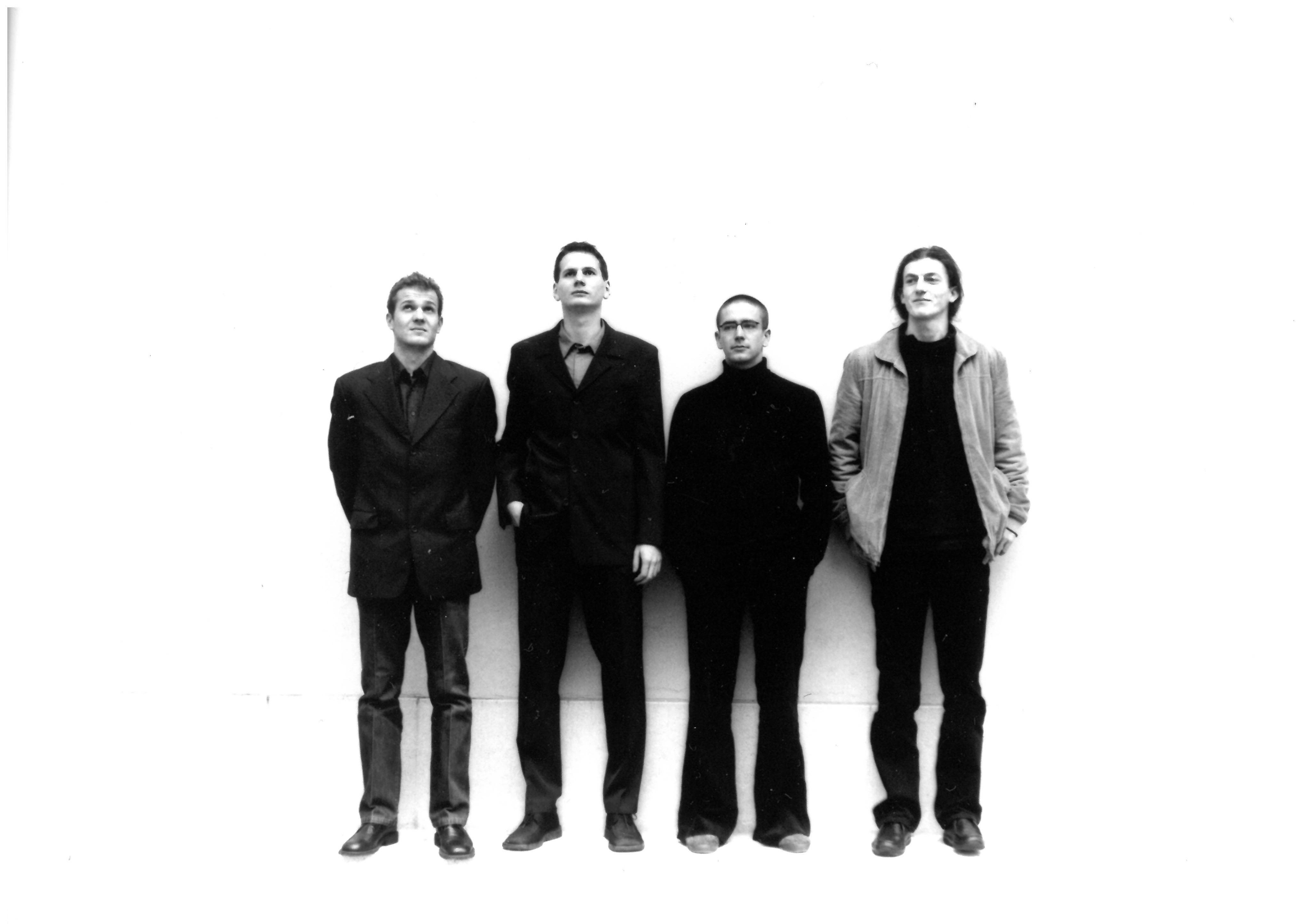 Schwarz-Weiß Foto mit 4 Männer