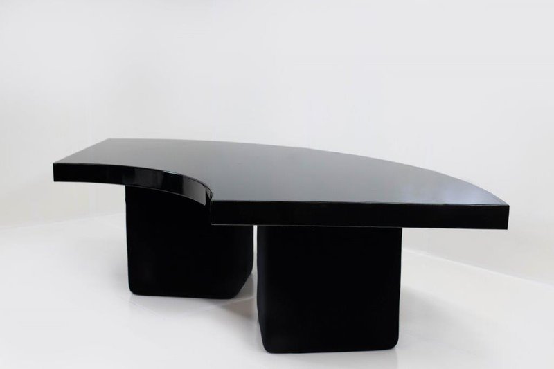 Black High Gloss Serpentine Table (2)