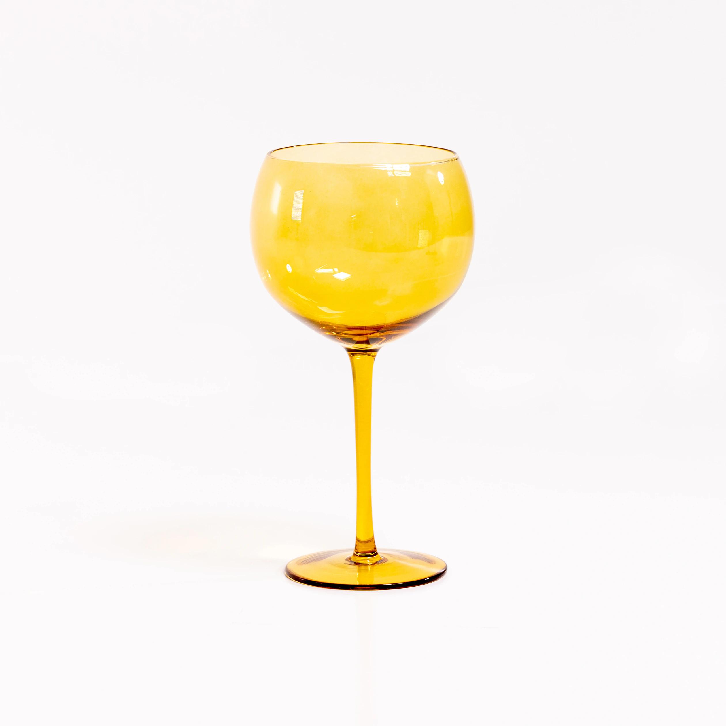 Marilyn Amber Wine Glass R rental