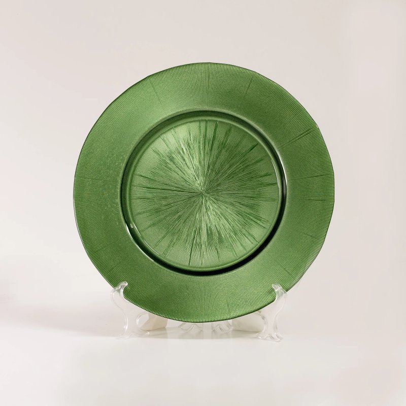 Stella Green charger plate with a fine radial texture