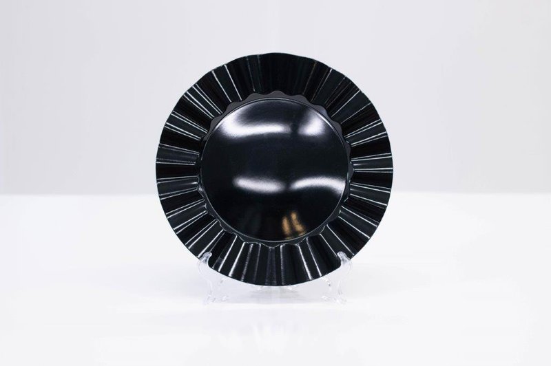 Black Wavy Laquer
